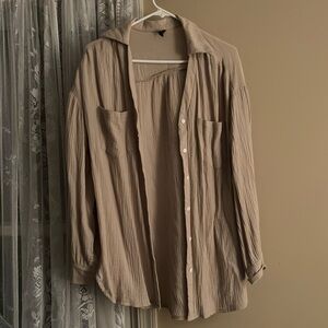 Lightweight cotton button down